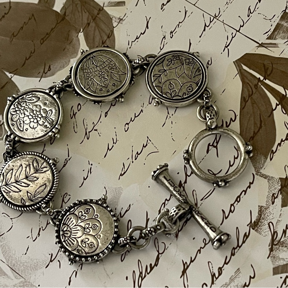 Lucky Brand Antique Silver Swivel Coin Toggle Bracelet - Picture 7 of 12